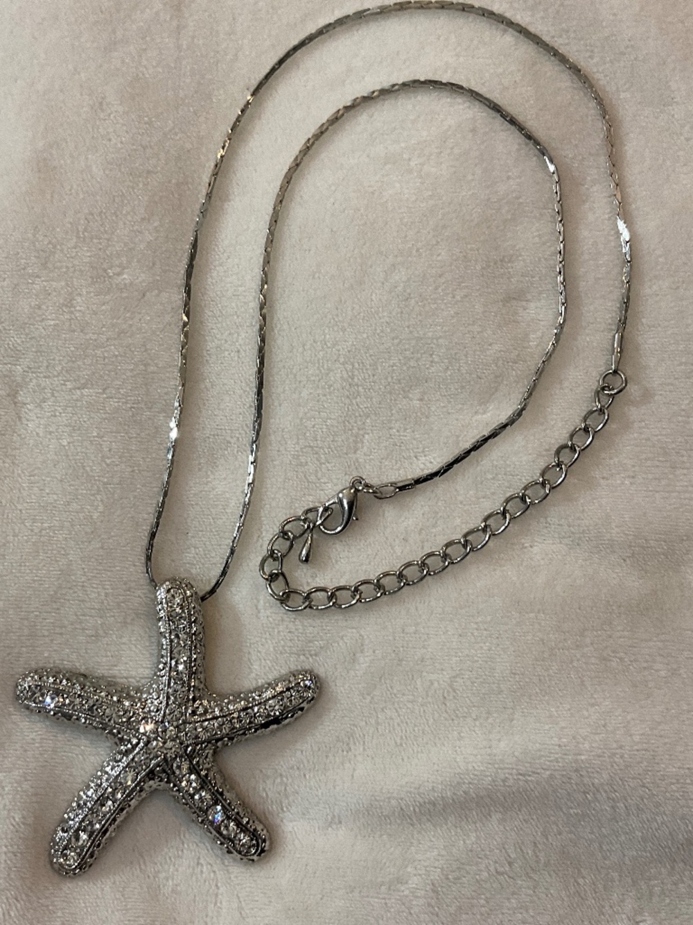 Large, Starfish rhinestone pendant with necklace